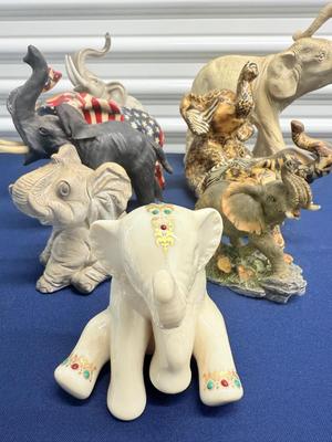 Elephant figurines - Lot 2