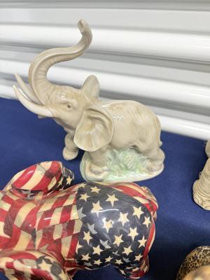Elephant figurines - Lot 2