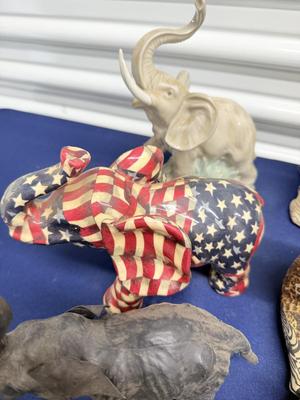 Elephant figurines - Lot 2