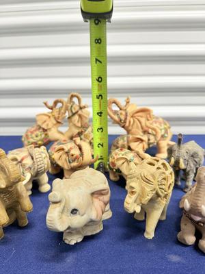 Elephant figurines - Lot 3