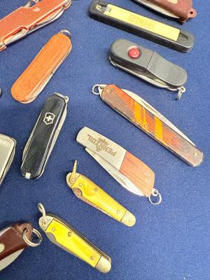Pocket knife lot