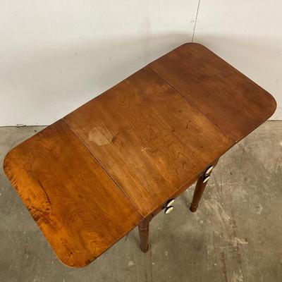 632 Antique Mahogany Drop-Leaf Table With Two Drop Leaf Two Drawers