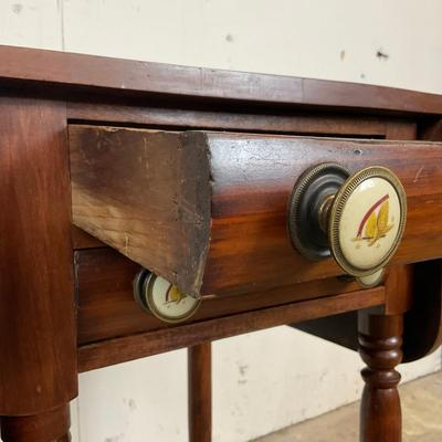 632 Antique Mahogany Drop-Leaf Table With Two Drop Leaf Two Drawers