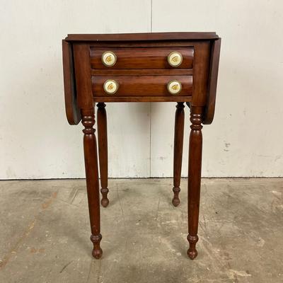 632 Antique Mahogany Drop-Leaf Table With Two Drop Leaf Two Drawers
