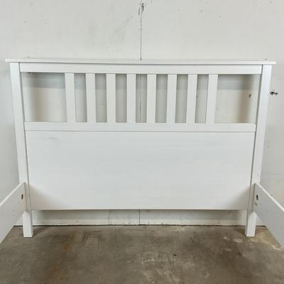 647 White Pine Painted Queen Bed