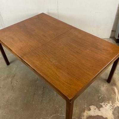648 MCM Oak Dining Table With Two Leafs