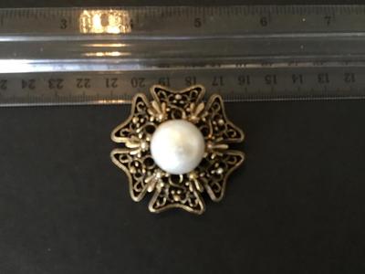 Vintage Fashion Faux Pearl Brooch