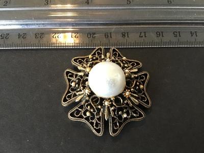 Vintage Fashion Faux Pearl Brooch