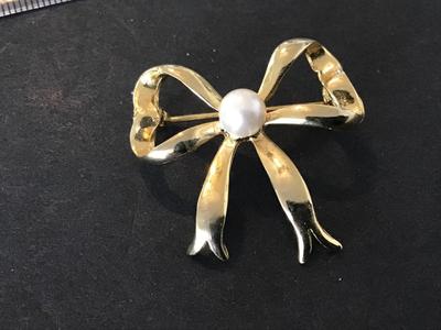 Vintage Bow Brooch