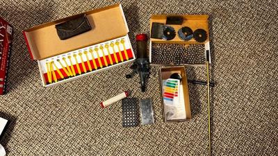 LYMAN NO. 55 BENCH-MOUNT POWDER MEASURE FOR RELOADING AMMUNITION, LEE POWDER MEASURE KIT BOX OF 11mm (7/16”) STEEL BALLS AND MORE