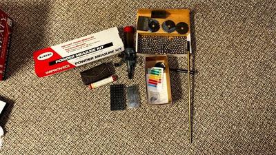 LYMAN NO. 55 BENCH-MOUNT POWDER MEASURE FOR RELOADING AMMUNITION, LEE POWDER MEASURE KIT BOX OF 11mm (7/16”) STEEL BALLS AND MORE