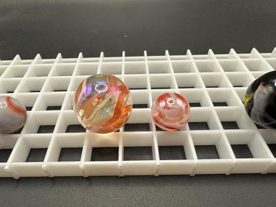 BOULDERS AND MATCHING SMALLER MABLES