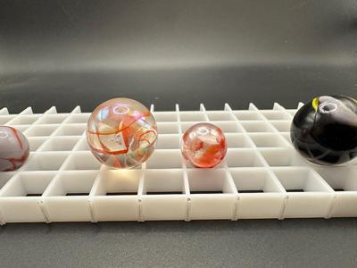 BOULDERS AND MATCHING SMALLER MABLES