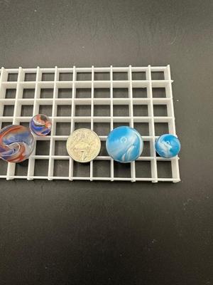 BOULDERS AND MATCHING SMALLER MABLES