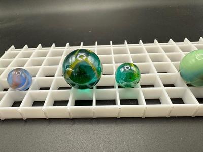 BOULDERS AND MATCHING SMALLER MABLES