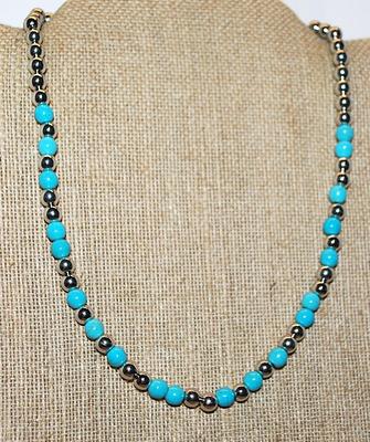 Jade Style Globes Choker NECKLACE with Silver Tone Accent Globes and Lobster Clasp 15" L