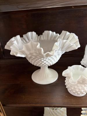 4 pieces of milk glass