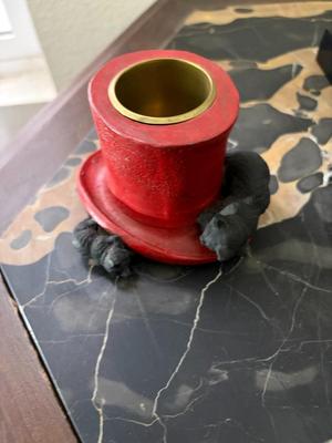 Cast iron top hat candleholder