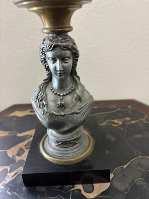 Oil lamp with lady bust