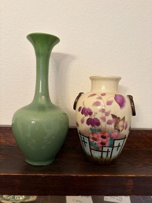 2 Vases