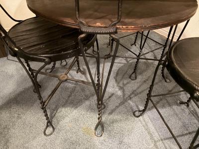 Ice cream parlor table & 4 chairs