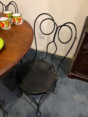 Ice cream parlor table & 4 chairs