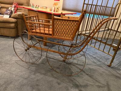 Wicker baby buggy