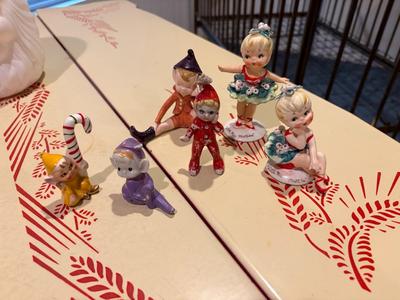 6 vintage figurines