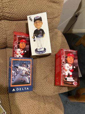 4 baseball bobbleheads