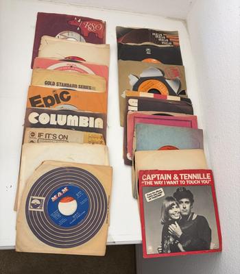 18 vintage 45 albums