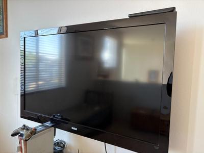 RCA TV with wall mount