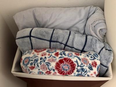 Blankets & memory foam pad