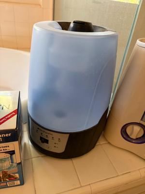 2 Humidifiers, nose cleaner