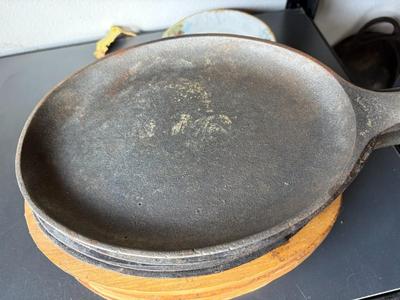 5 cast iron fajita skillets