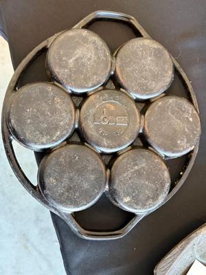 Cast iron biscuit pan