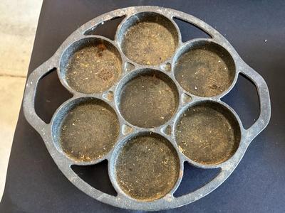 Cast iron biscuit pan