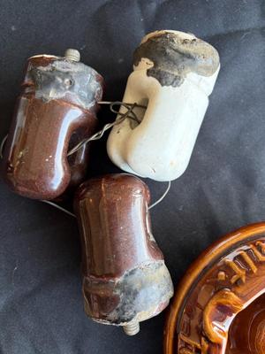 Ashtray & 3 insulators