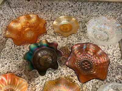 8 Fenton & Carnival glass bowls