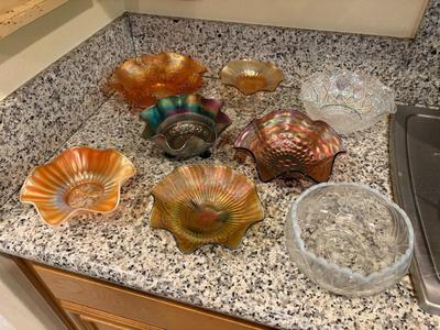 8 Fenton & Carnival glass bowls
