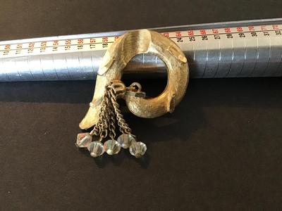 Beautiful Vintage Tassel Brooch