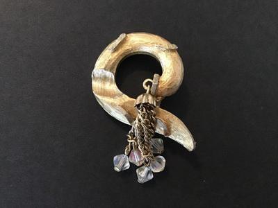 Beautiful Vintage Tassel Brooch