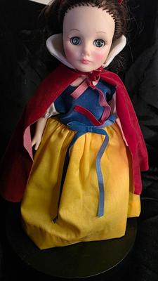 Snow White Storybook Doll | Vintage 1980s Effanbee Disney 11" Vinyl Collector Princess Doll