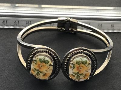 Sale Photo Thumbnail #11: See pictures