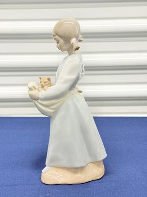Nao Lladro Porcelain Figurine, Girl Retired
