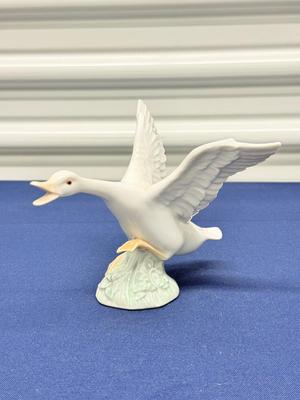 Vintage Lladro White Swan