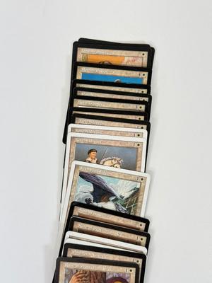 LOT 31: Vintage Magic the Gathering MTG TCG White Common Cards