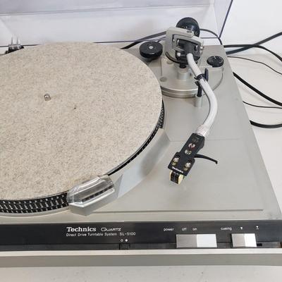 LOT 46: Technics SL-5100 Direct Drive Turntable System
