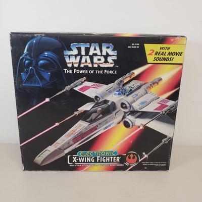 LOT 50: Star Wars The Power of the Force Electronic X-Wing Fighter by Kenner
