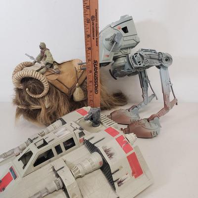 LOT 52: Star Wars Rebel Snowspeeder, AT-ST Scout Walker, Bantha & Tusken Raider