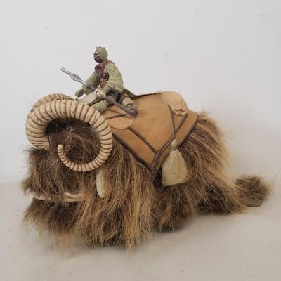 LOT 52: Star Wars Rebel Snowspeeder, AT-ST Scout Walker, Bantha & Tusken Raider